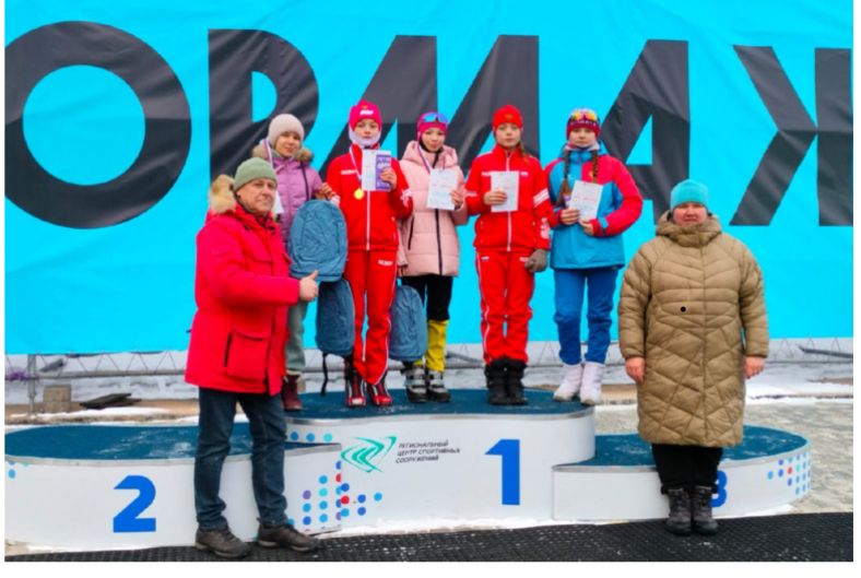 Александра Непомнющая завоевала серебряную медаль на краевых соревнованиях.