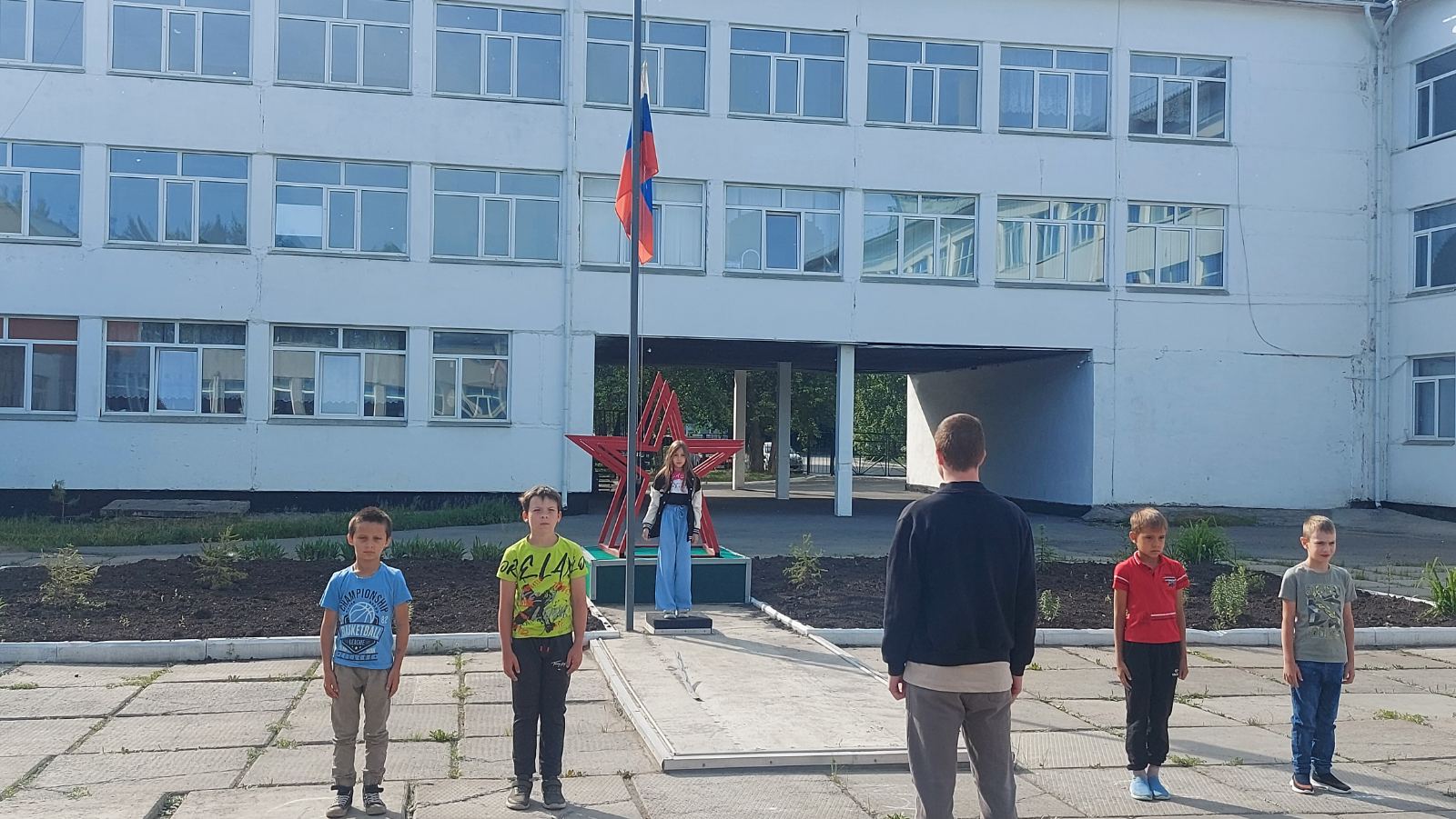 День Российского движения детей и молодёжи в пришкольном лагере.