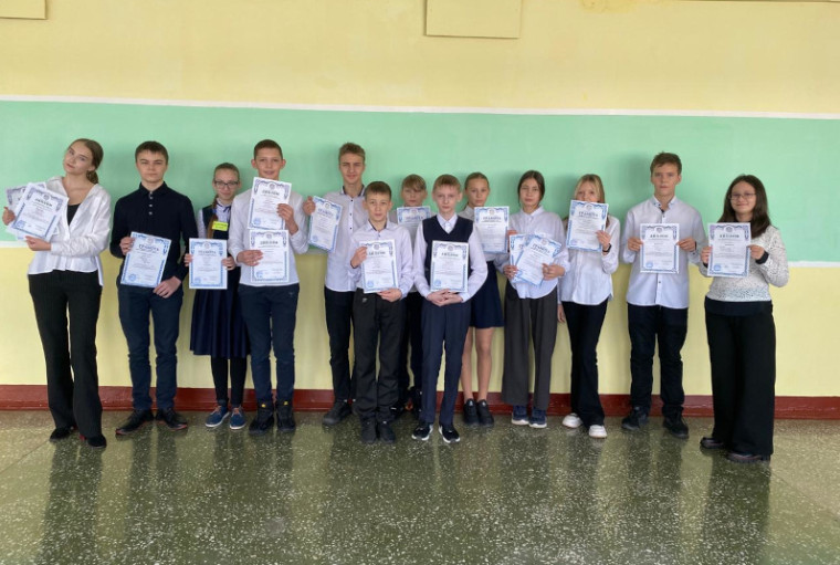 Награждение победителей и призеров школьного этапа ВсОШ.