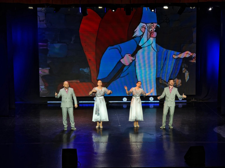 Интерактивный детский концерт «Краски детства» от ансамбля песни и танца «Раздолье» Луганской народной республики.