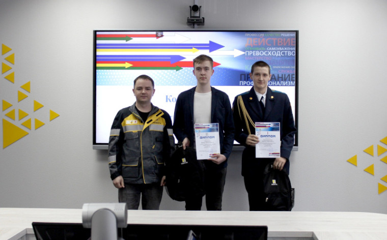 Награждение победителей и призёров Профессиональной олимпиады для школьников «Дорога к мастерству» в АТНГ.